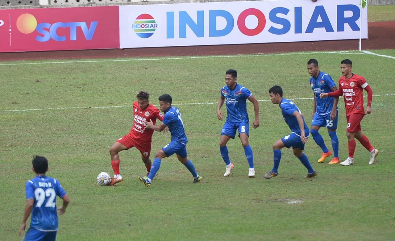 PSPS Riau Ditahan Imbang Semen Padang