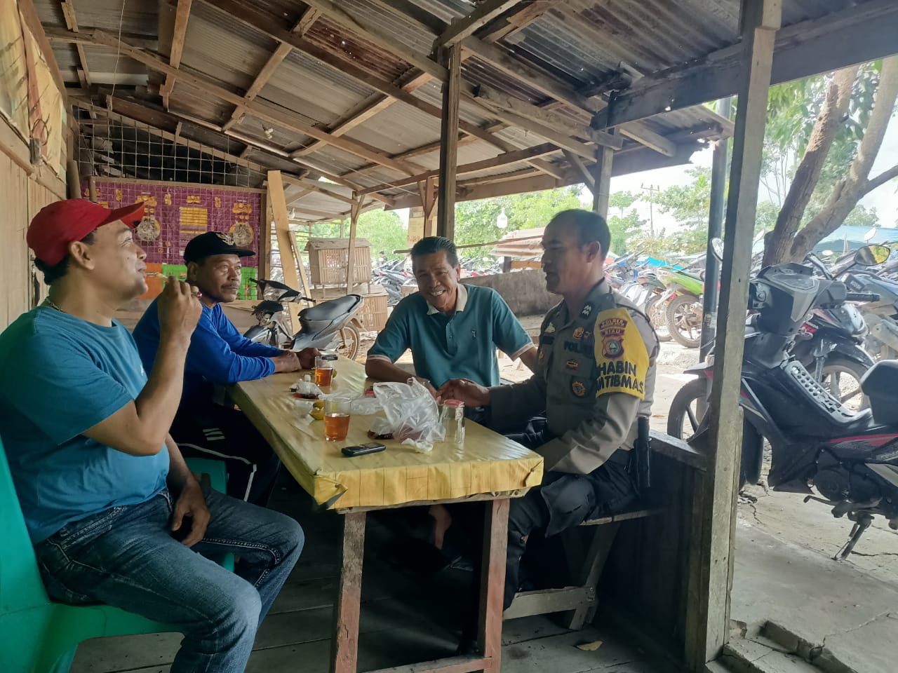 Polsek Bangko Pusako Gelar Patroli Sambang Warga Demi Sukseskan Pilkada Damai 2024