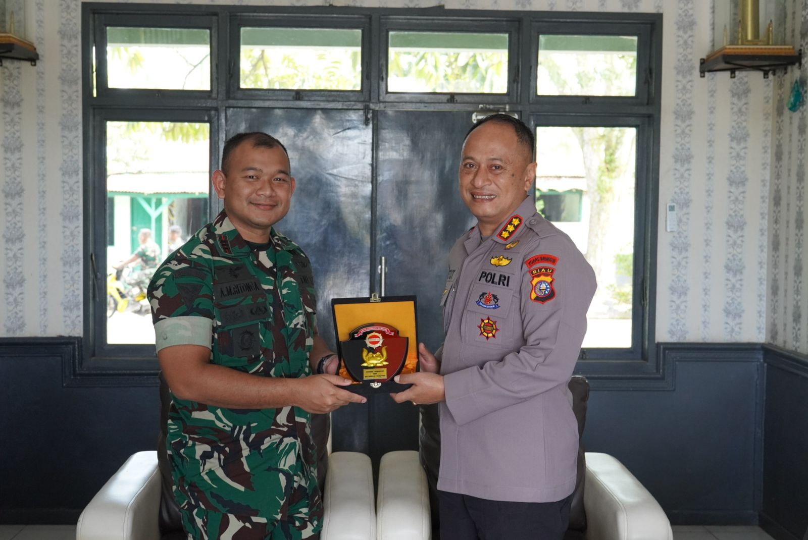 Kunjungan Dansat Brimob Riau: Pererat Sinergi dengan Batalyon Parako 462 Pasgat dan Kompi Kavaleri 6/RBT