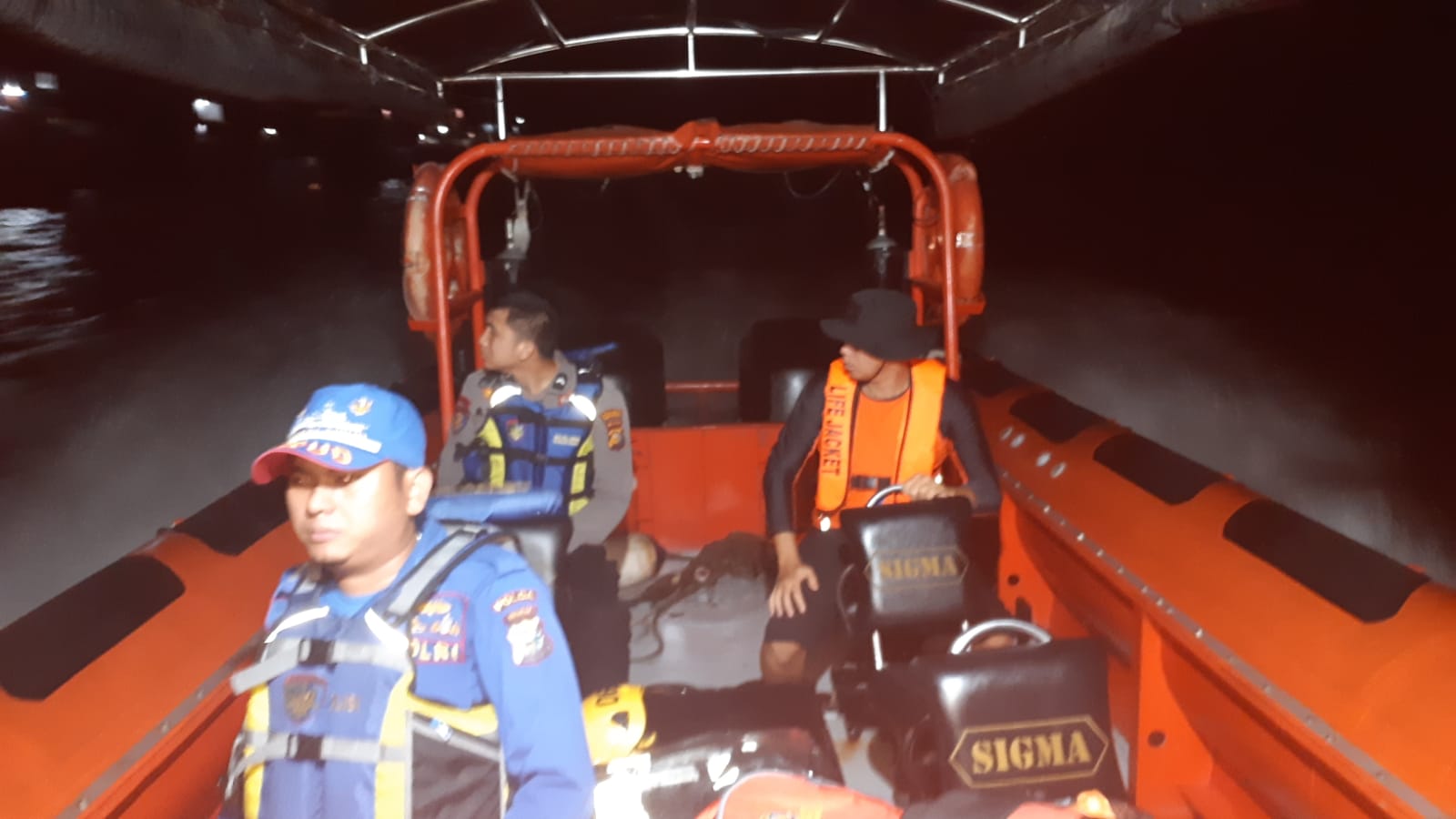 Dinding Kapal Bocor, 9 ABK KM DBS03 Mengapung di Perairan Meranti