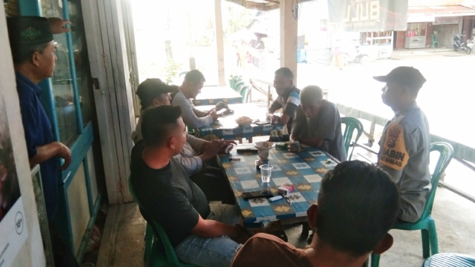 Polsek Gaung Cooling System untuk Menyukseskan Pemilu 2024 di Desa Teluk Merbau