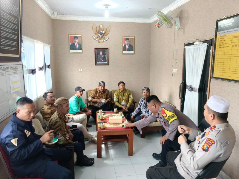 Kapolsek Minas Gelar Coffee Morning dengan DPC Pujakesuma, Ajak Jaga Kamtibmas Jelang Pilkada 2024
