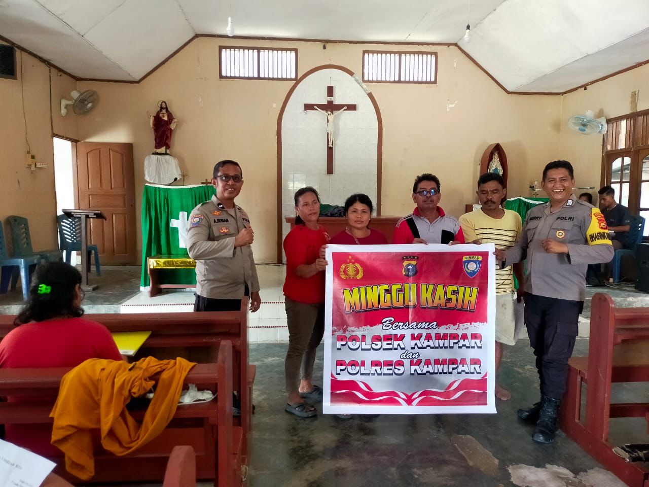 Minggu Kasih Polsek Kampar, Jemaat Gereja di Rumbio Jaya Merasa Lebih Aman dan Nyaman Beribadah