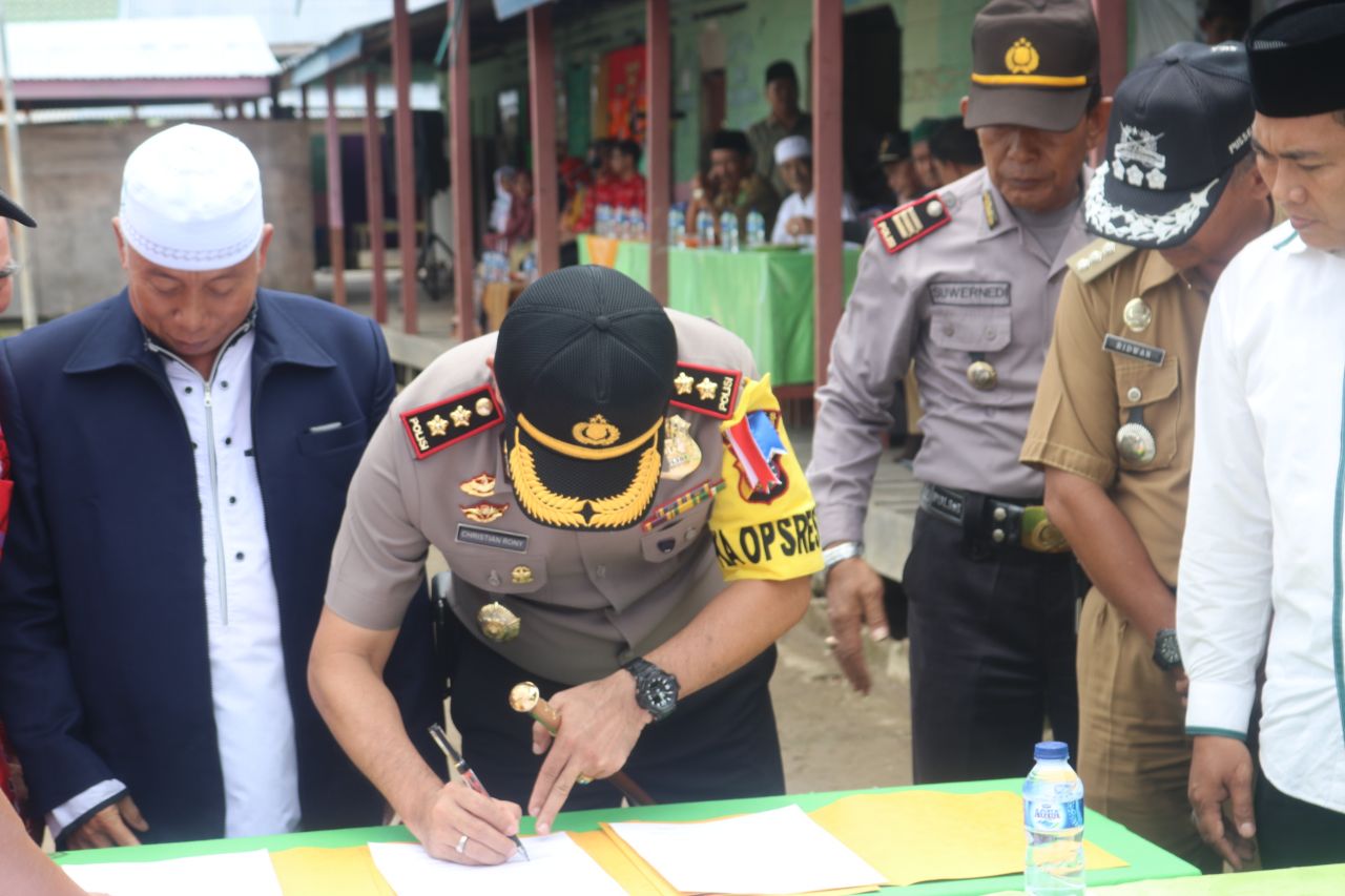 Kapolres Inhil Deklarasikan Anti Hoaks di Pondok Pesantren Daarul Rahman