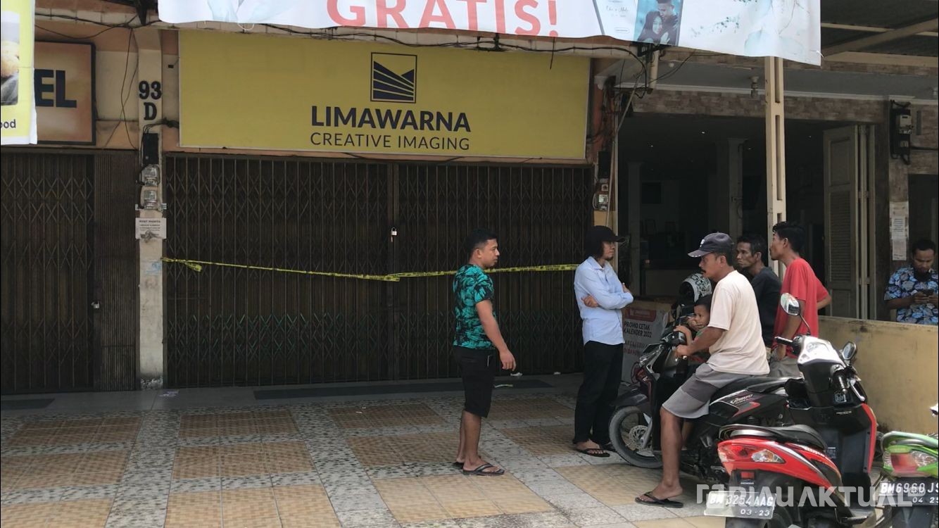 Terikat Rafia, Pria Tewas Tergantung di Dalam Kantor Notaris