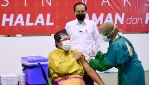 Wako Pekanbaru Minta 100 Ribu Dosis Vaksin pada Presiden Jokowi
