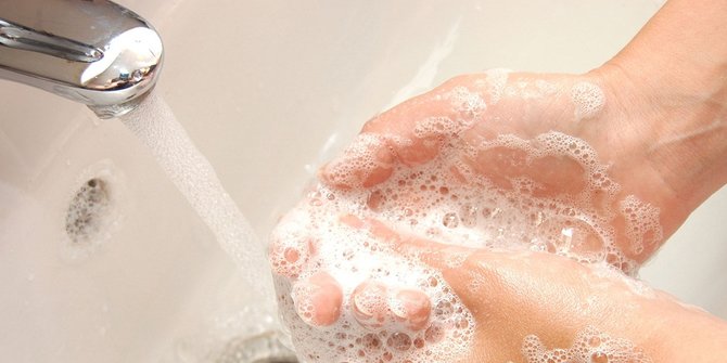 Apakah Boleh Menggunakan Sabun Cuci Piring untuk Mencuci Tangan?