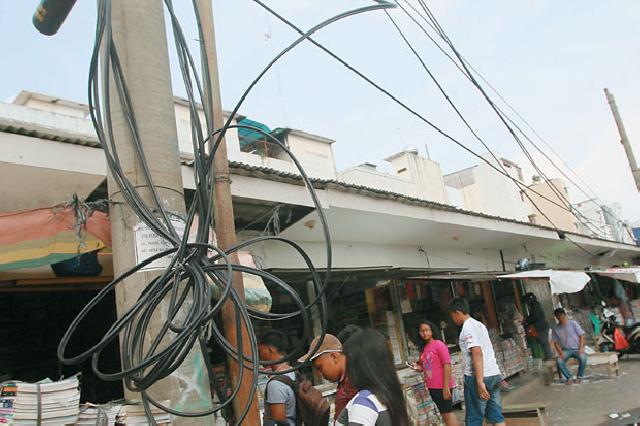 PLN Selatpanjang Minta Warga Melapor Kalau Temukan Benang Layangan di Kabel Listrik