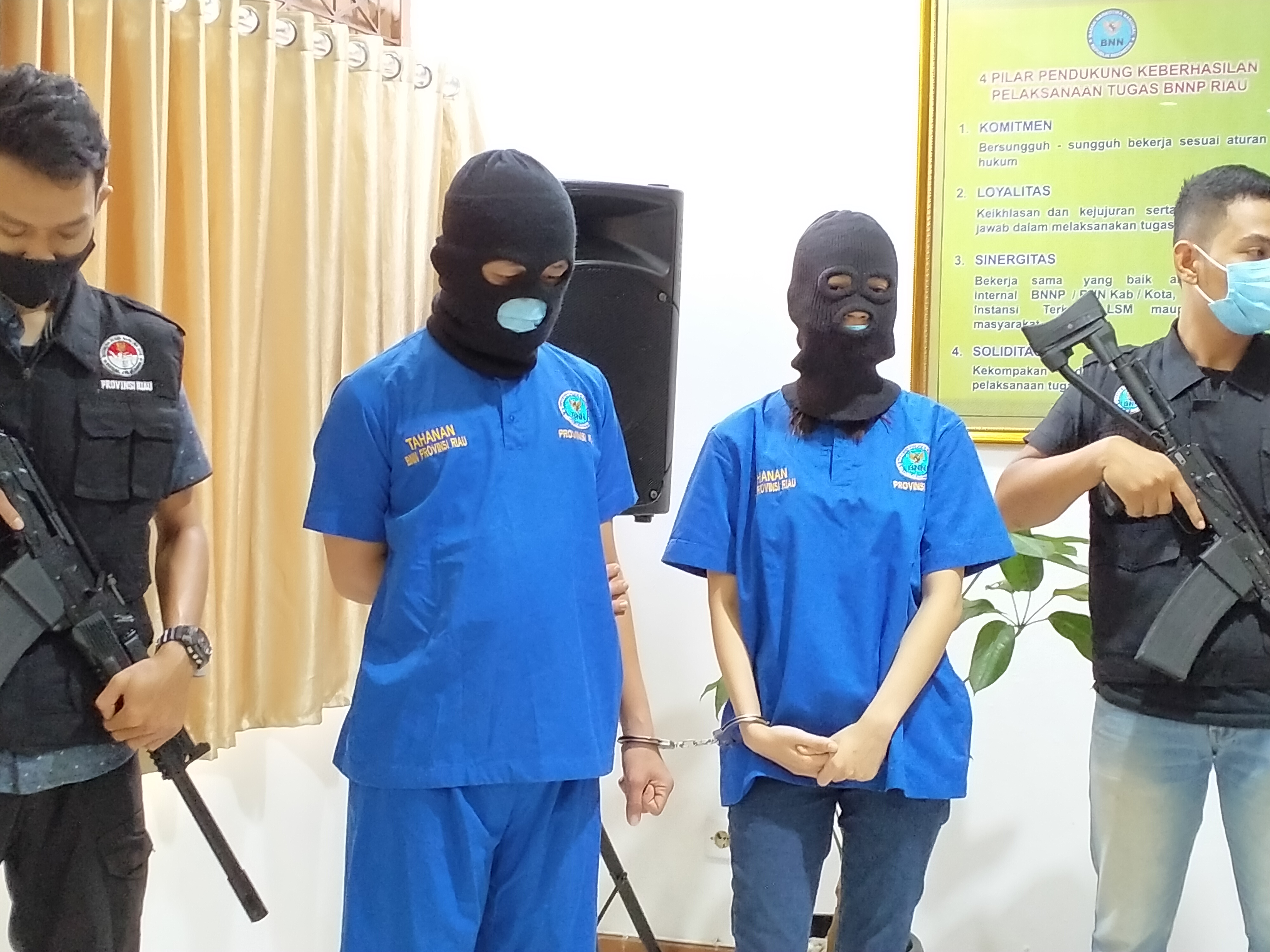 Diperintah Napi Lapas Pekanbaru Jemput Narkotika , Sepasang Kekasih Diringkus BNNP Riau