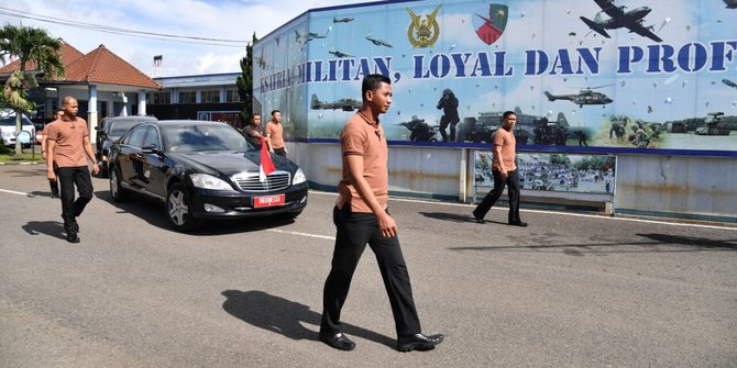 Akhirnya Penyebar Video Paspampres Pecahkan Spion Mobil Minta Maaf