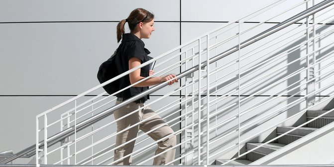 Ini 4 Manfaat Naik Turun Tangga Bagi Kesehatan