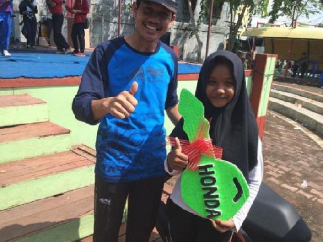 Jalan Santai Sempena HUT Meranti, Dua Bersaudara Bawa Pulang Sepeda Motor