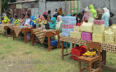 Ibu PKK RW 03 Dusun IV  Desa Taraibangun Meriahkan Hari Ibu