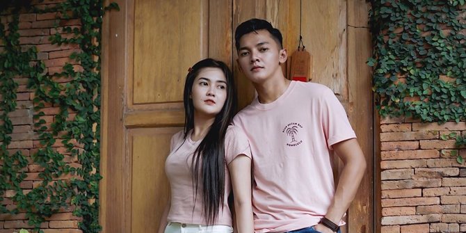 Pacaran 4 Bulan, Berikut Potret Nella Kharisma dan Dory Harsa yang Bikin Baper