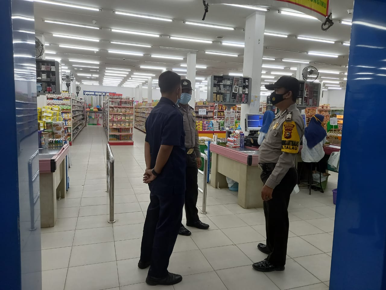 Rutin Laksanakan KRYD, Polsek Pangkalan Kuras Patroli di Pusat Keramaian