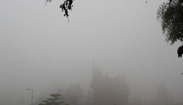 Asap Kiriman Riau Selimuti Kota Payakumbuh