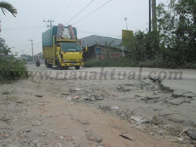 Sepanjang Delapan Kilometer Jalan Dalam Kota Ditambal Sulam