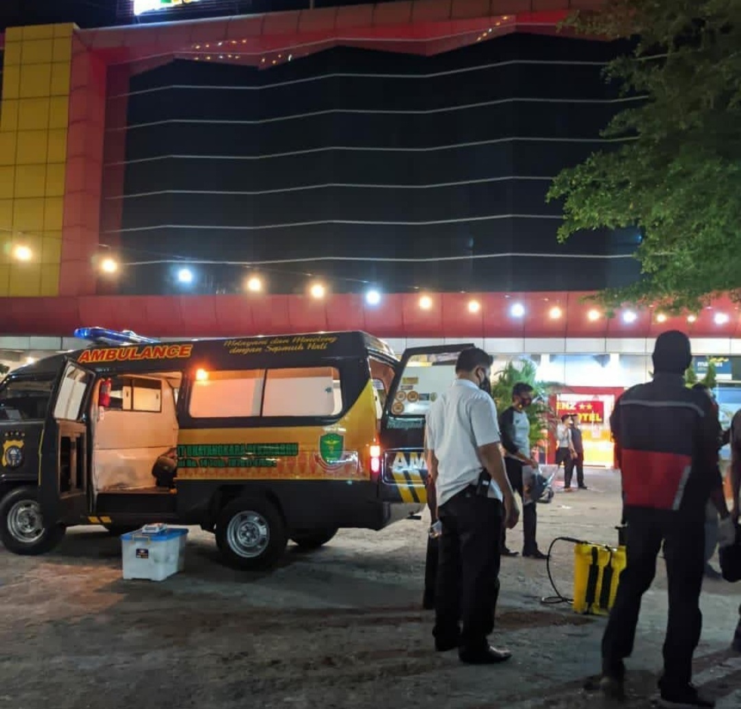 Seorang Pria Ditemukan Meninggal Dunia Didalam Mobil yang Terparkir di Hotel