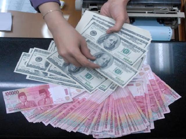 Nilai Tukar Rupiah Anjlok Rp9.650 Per USD