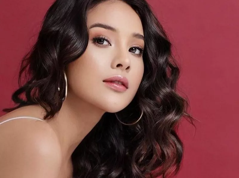 Anya Geraldine Pakai Tanktop Putih, Netizen: Mirip Aurel Hermansyah
