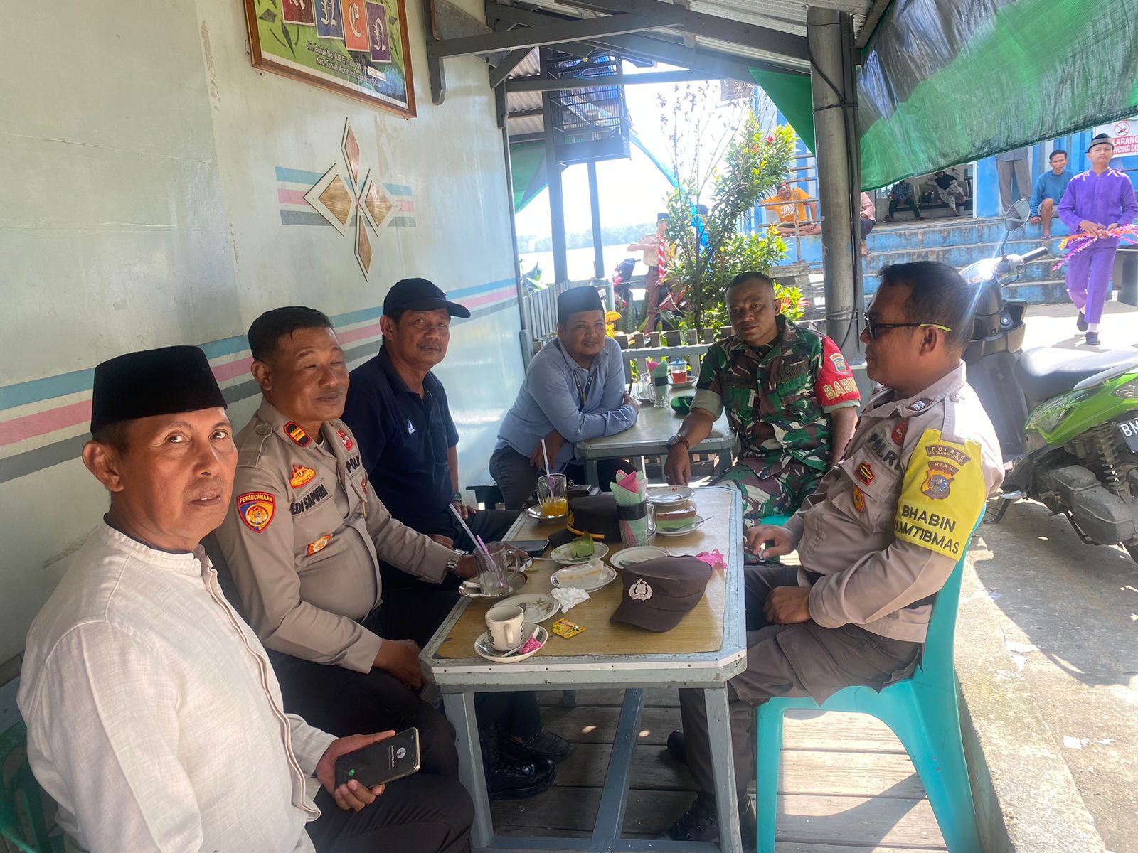 Jumat Curhat, Masyarakat Keluhkan Ekonomi Menurun dan Sembako yang Mahal ke Kapolsek Tanah Merah
