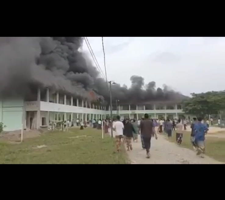 Gedung Asrama Pondok Pesantren Khalid Bin Walid di Lalap Si jago Merah