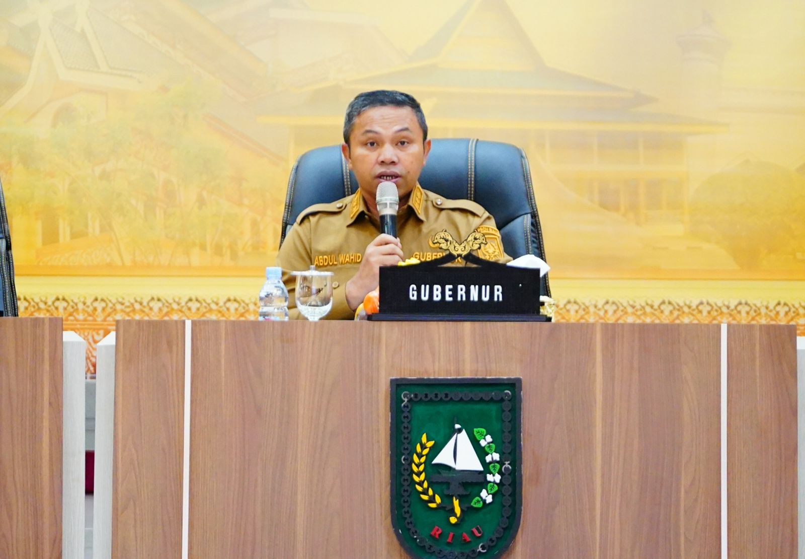 Gubernur Riau Minta Masyarakat Bijak Kelola Sosial Media