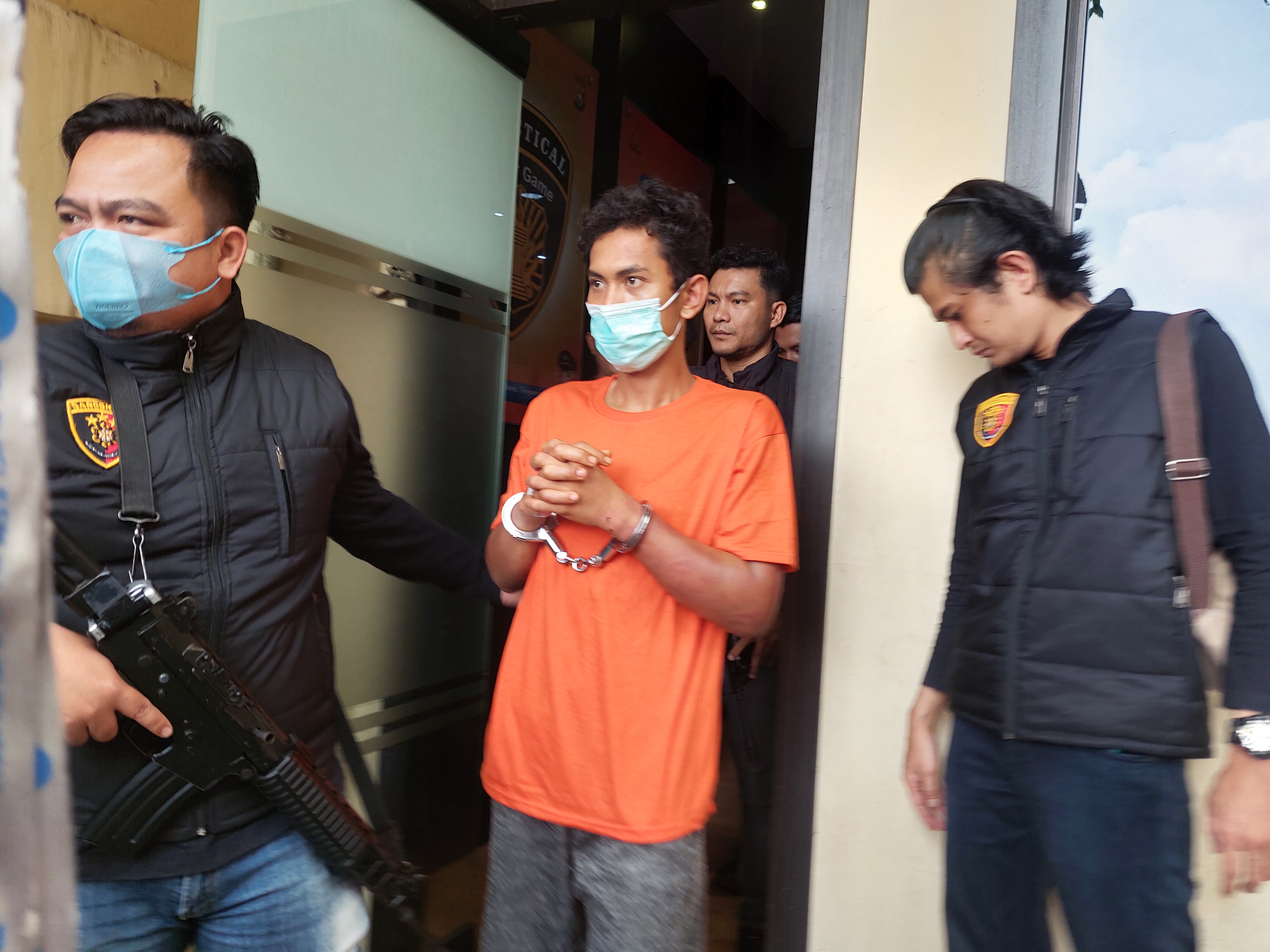 Begini Cara Polisi Ungkap Misteri Dua Pria Bersimbah Darah di Danau Buatan