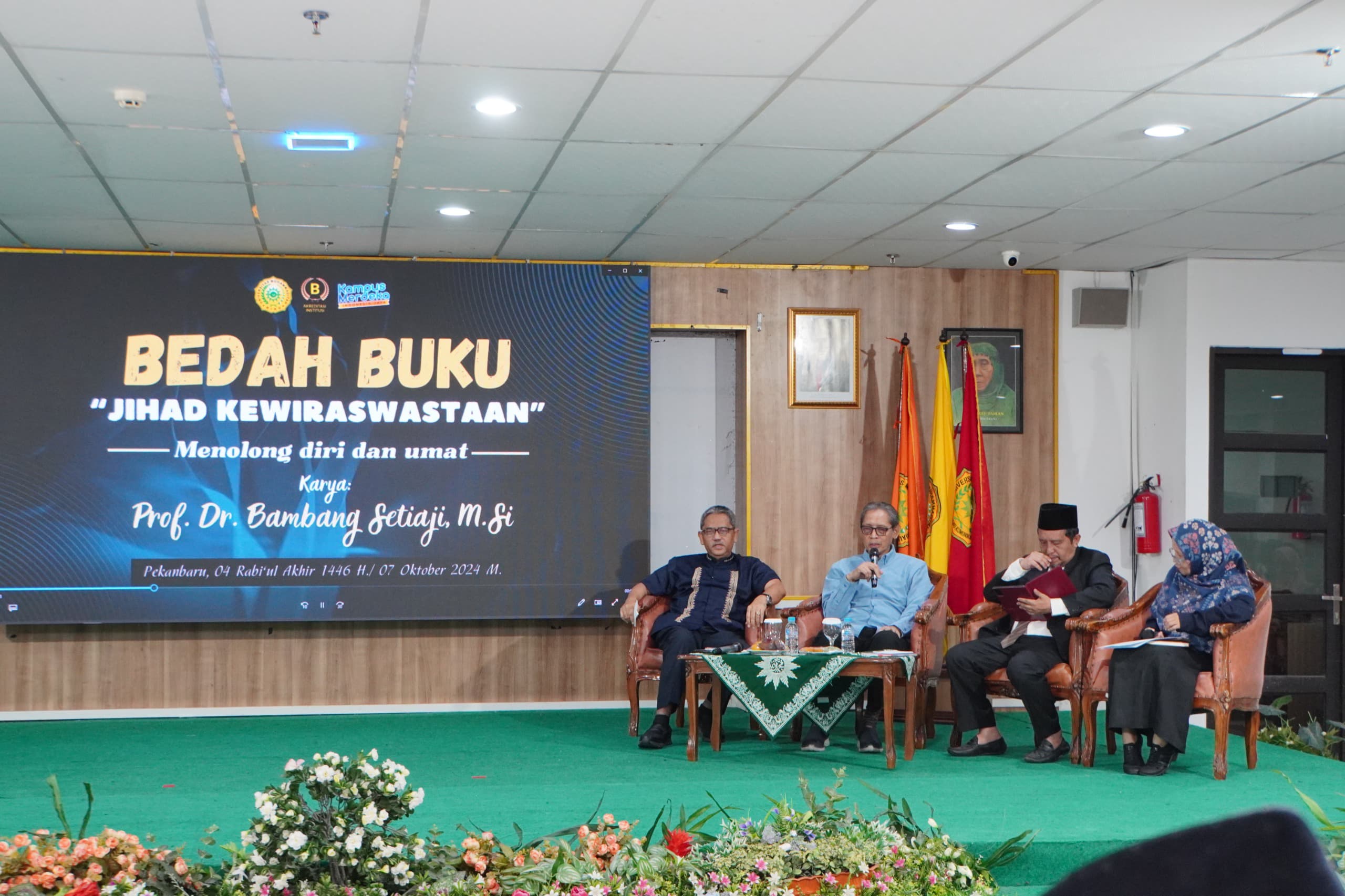 UMRI Teken Nota Kesepahaman dengan PT SCM dan Gelar Bedah Buku