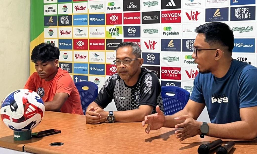 Aji Santoso Fokus Benahi Mental dan Taktikal Pemain untuk Bangkitkan PSPS Pekanbaru