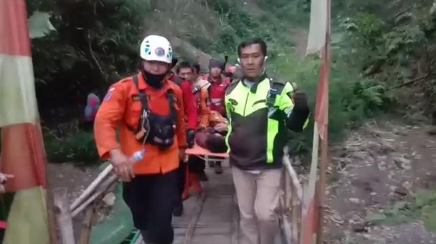 Hilang di Gunung Guntur, Gibran Ternyata Keluar dari Gua dan Duduk di Atas Batu