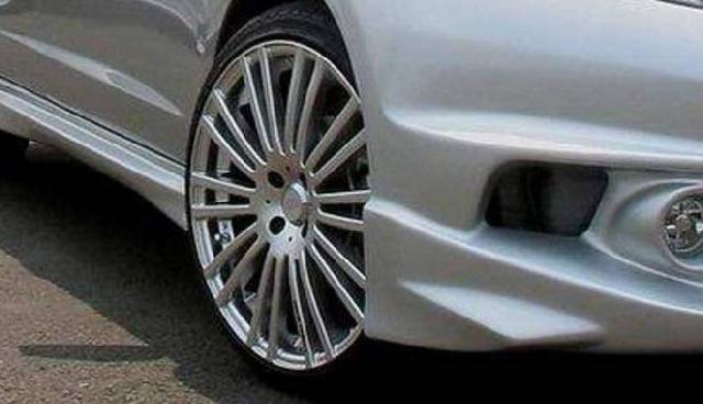 Hati-hati, Pelek Replika Rentan Rusak di Jalan Berlubang