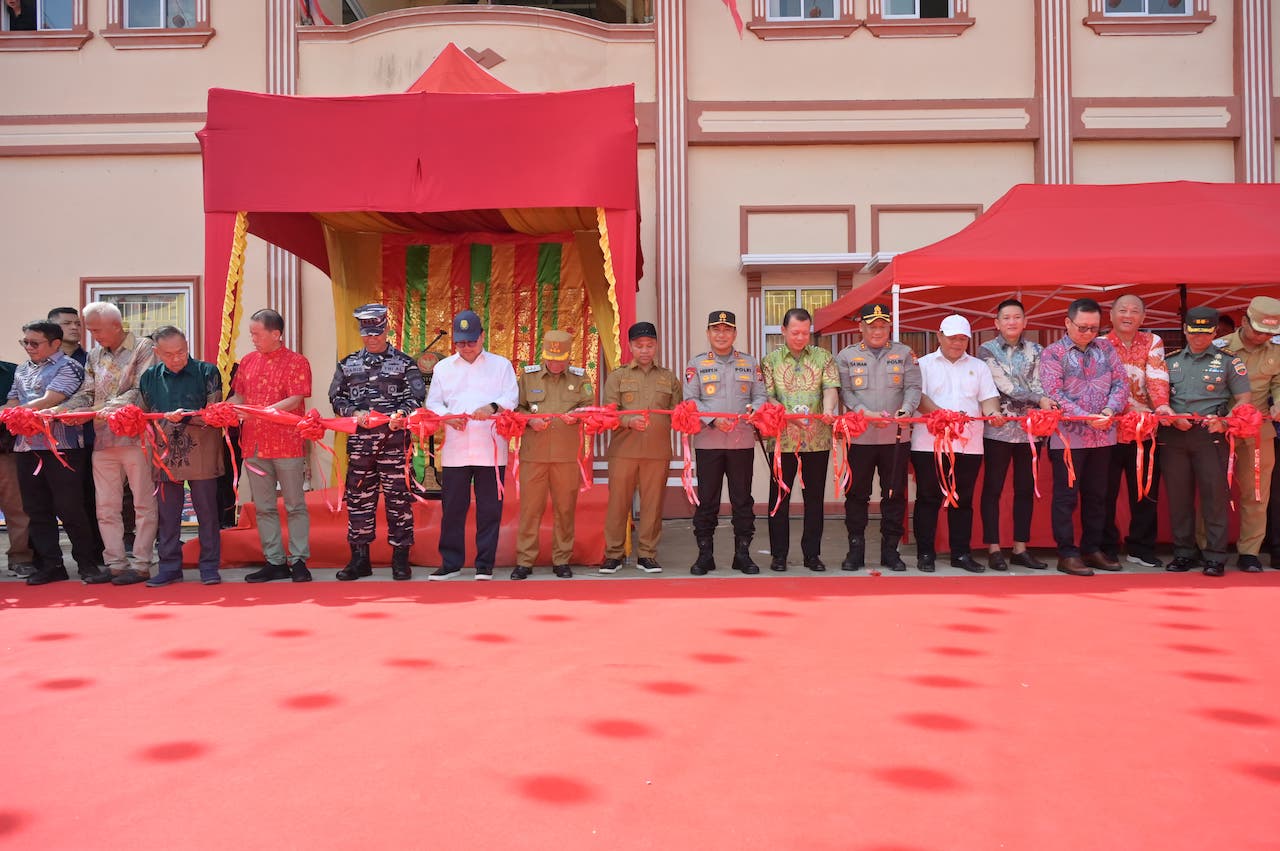 Gubernur Riau Komitmen Selesaikan Jalan Sinaboi-Dumai