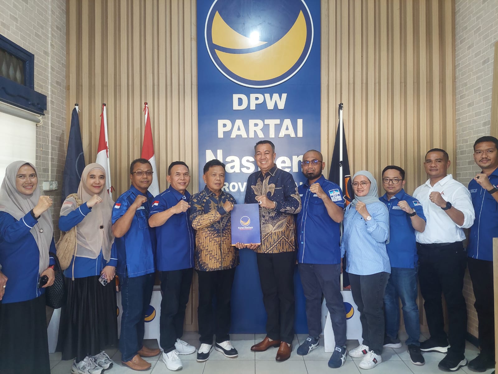 Pasangan Asmar-Muzamil Terima SK B1-KWK dari Nasdem untuk Pilbup Kepulauan Meranti