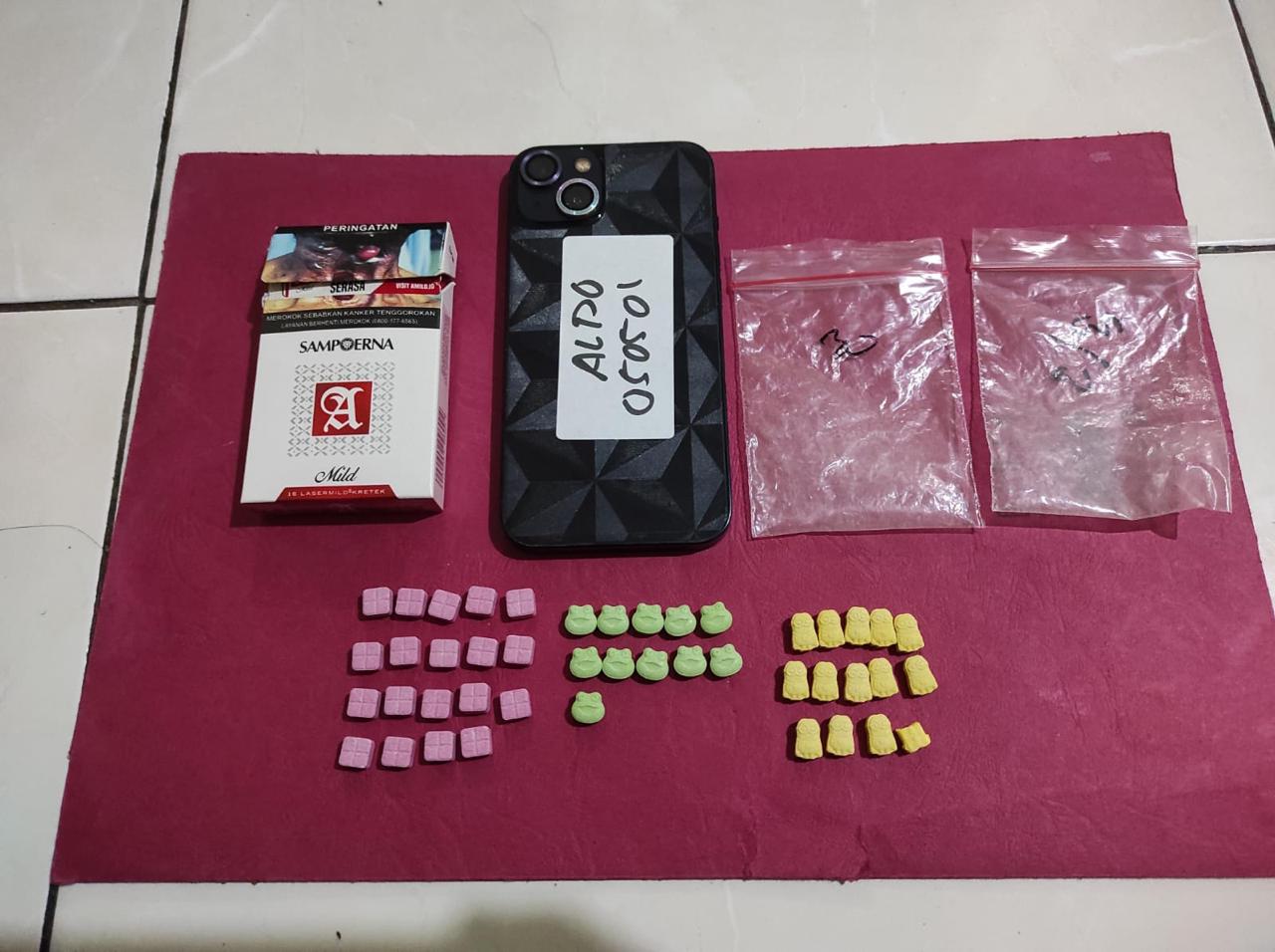 Subdit I Narkoba Polda Riau Amankan 44 Pil Ekstasi dari Pengedar di KTV Grand Dragon