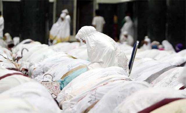 Hari Pertama Tarawih Jamaah Padati Mesjid