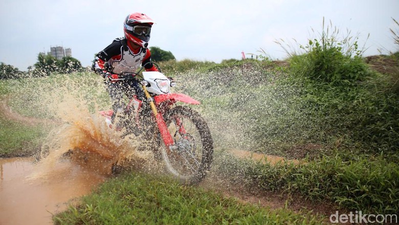 Honda CRF150L Sudah Bisa Dipesan, Akhir Bulan Sampai ke Garasi