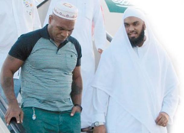 Seru! Bertarung Lagi dalam Usia 54 Tahun, Mike Tyson Akan Pakai Pelindung Kepala