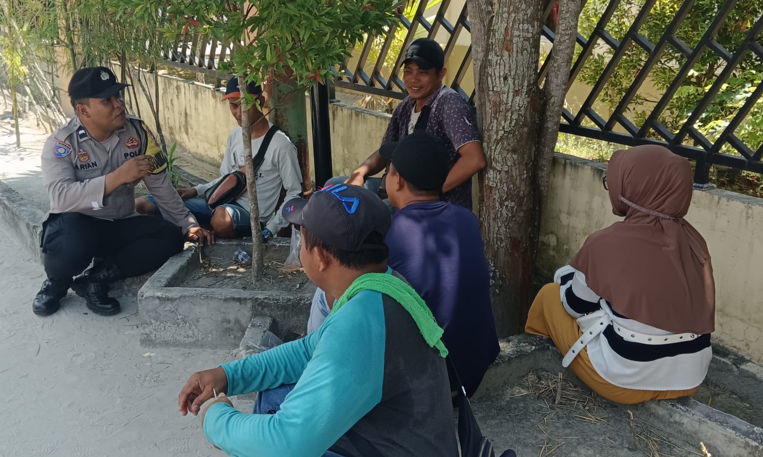 Bhabinkamtibmas Polsek Mandau Gencar Lakukan Cooling System Demi Pilkada 2024 yang Kondusif