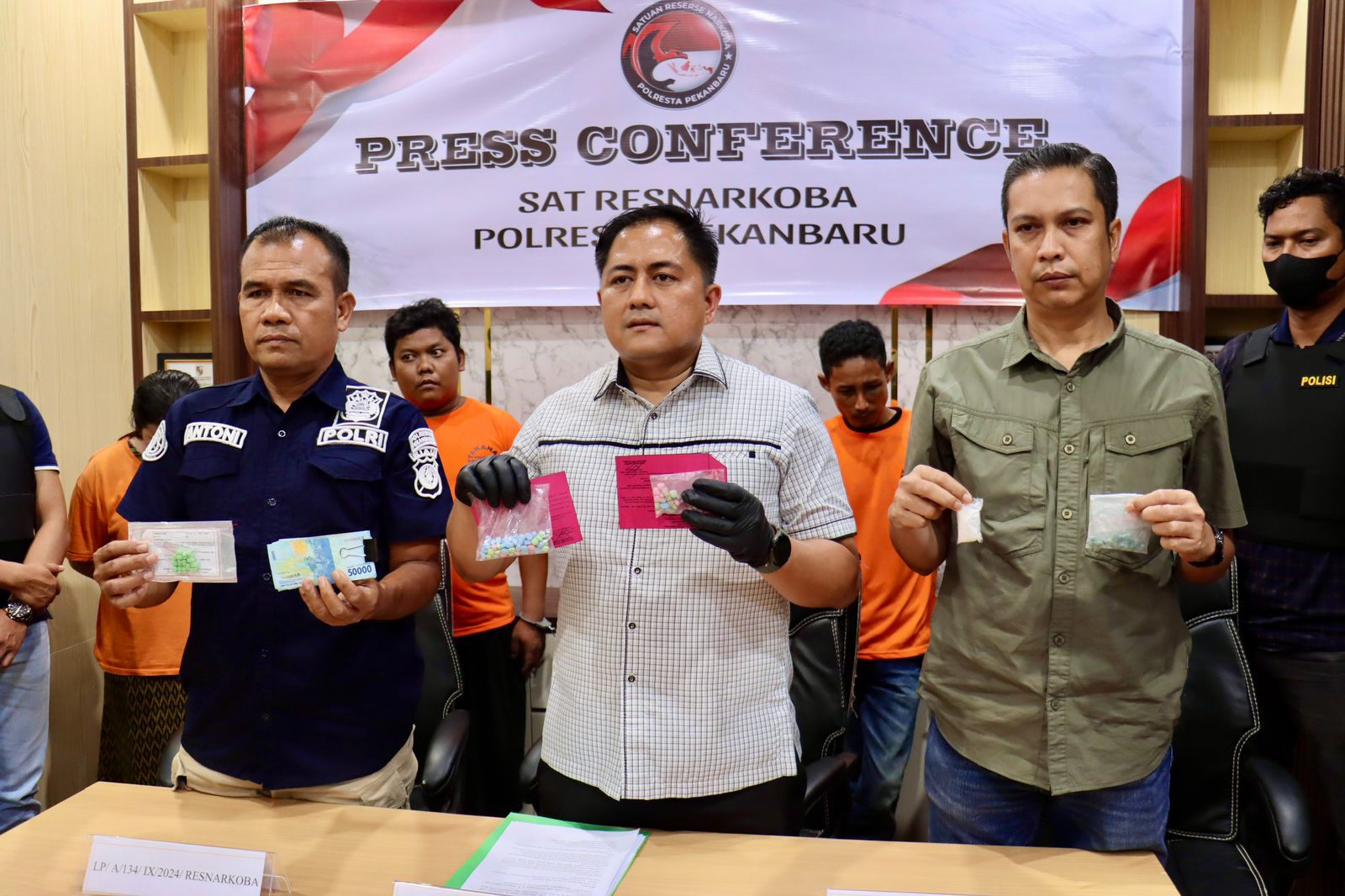 Satres Narkoba Polresta Pekanbaru Ungkap Kasus Narkoba, Tiga Tersangka Ditangkap