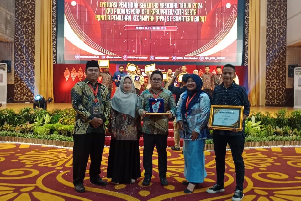 PPK Kecamatan Patamuan Raih Dua Penghargaan di Ajang Gala Penganugerahan KPU Sumatera Barat