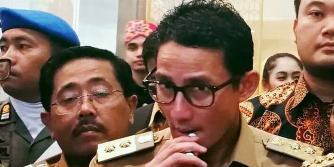 Tertangkap kamera sedang gunakan pelembab bibir, ini alasan Sandiaga Uno