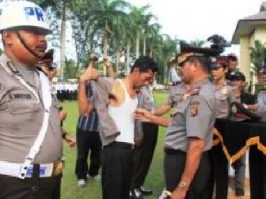 Jika Terbukti Polisi Terlibat Penganiayaan, Pecat Saja
