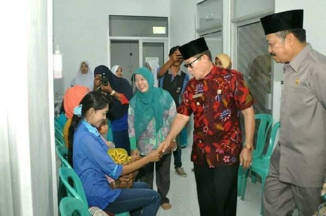 Wako Dumai Resmikan Pencanangan dan Pelayanan IBI-KB