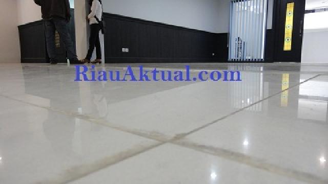 Wah ! Baru Selesai Dibangun, Gedung DPRD Pekanbaru  Mulai Rusak