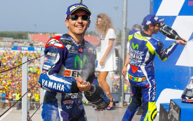 Kepindahan Lorenzo ke Ducati Juga Untungkan Rossi