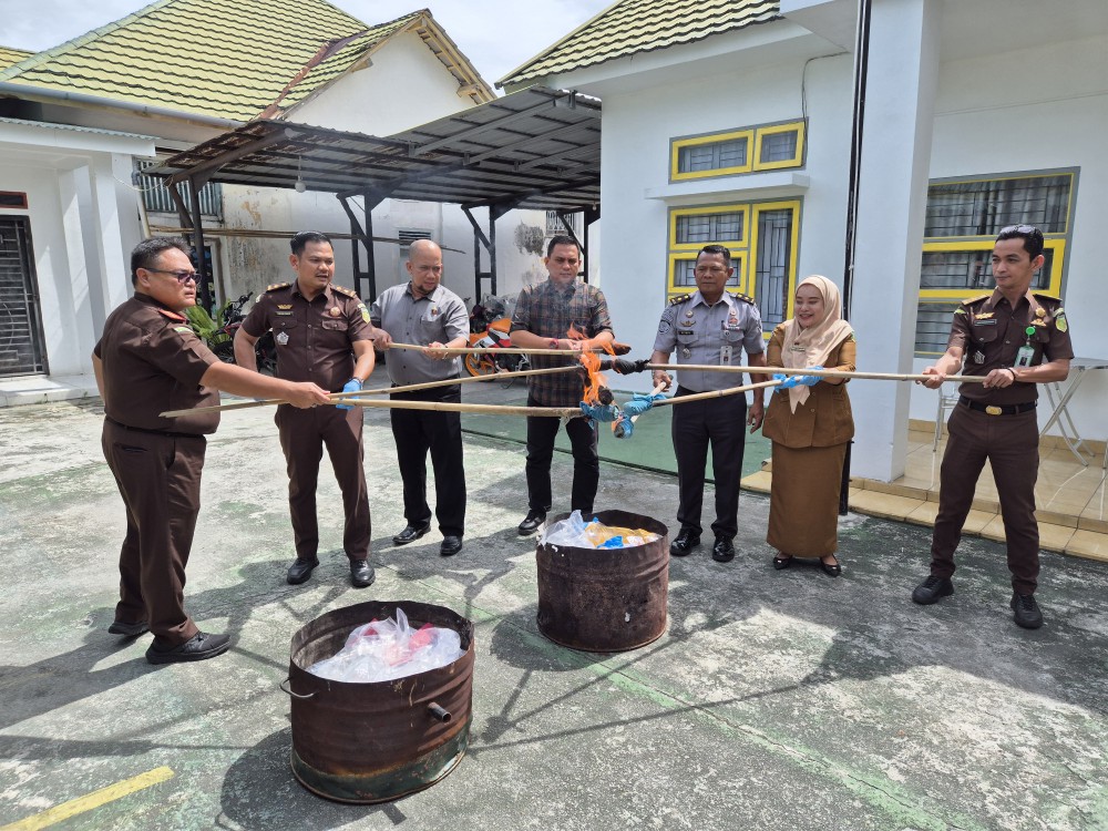 Kejari Meranti Musnahkan Barang Bukti 44 Perkara, Termasuk Narkotika dan Kekerasan Seksual