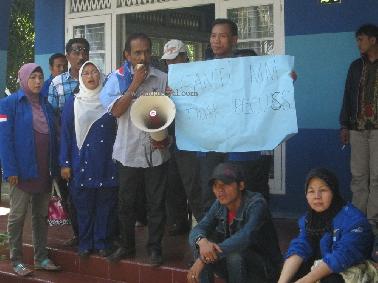 Mantan PAC PD Gelar Demo Saat Silatda