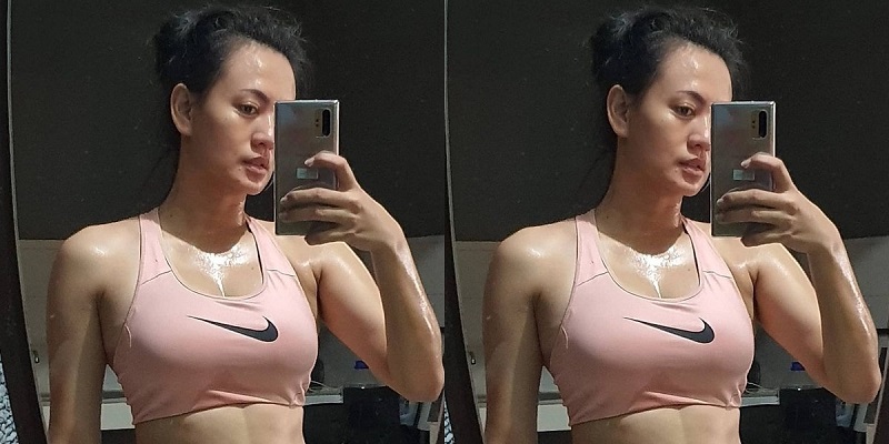 Empat Potret Yeyen Lidya Pamer Perut Rata, Makin Seksi di Usia 43!