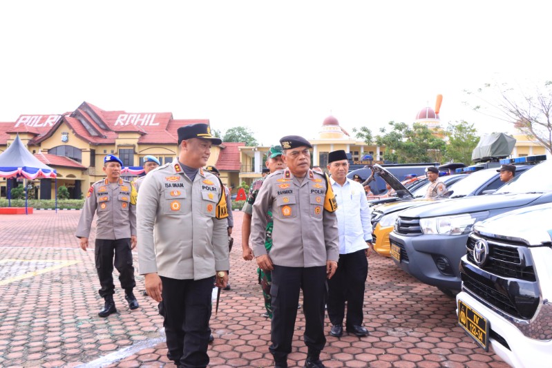 Wakapolda Riau Pimpin Apel Kesiapsiagaan Pengamanan Pilkada Serentak 2024 di Polres Rokan Hilir